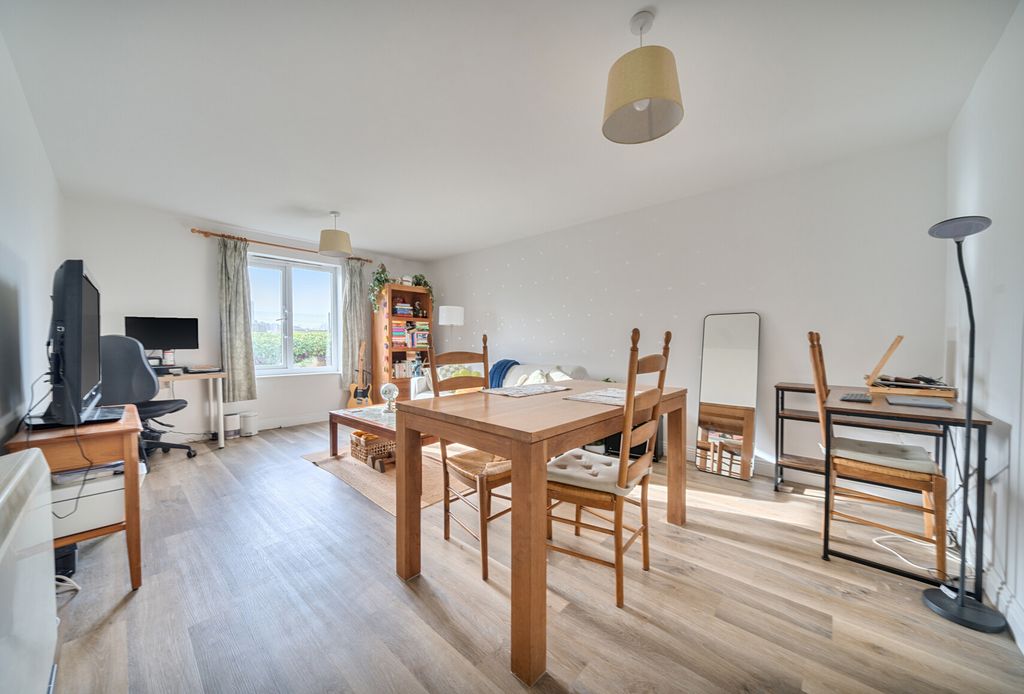 Property photo 2 of 12 1402596-1-6978B0d...