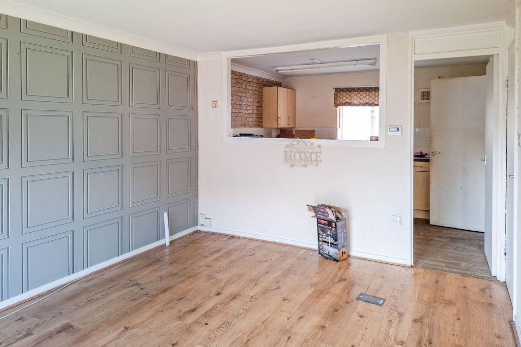 Property photo 3 of 17 4 Miniott Walk, Hemlington, Middlesbrough, Cleveland, Ts8 9Na