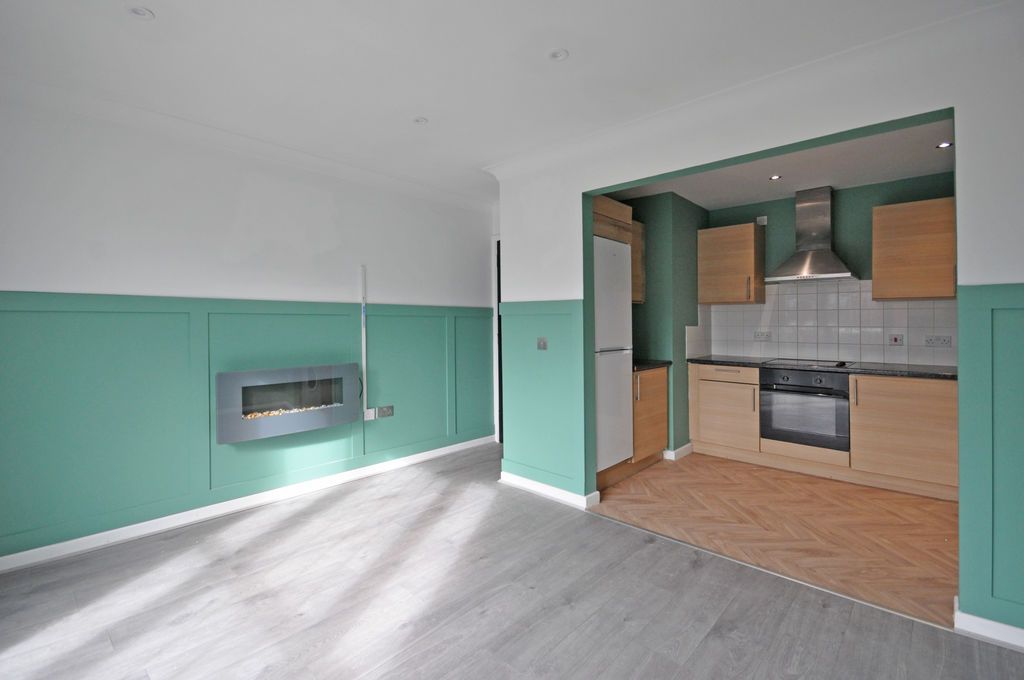 Property photo 3 of 11 Photo 3