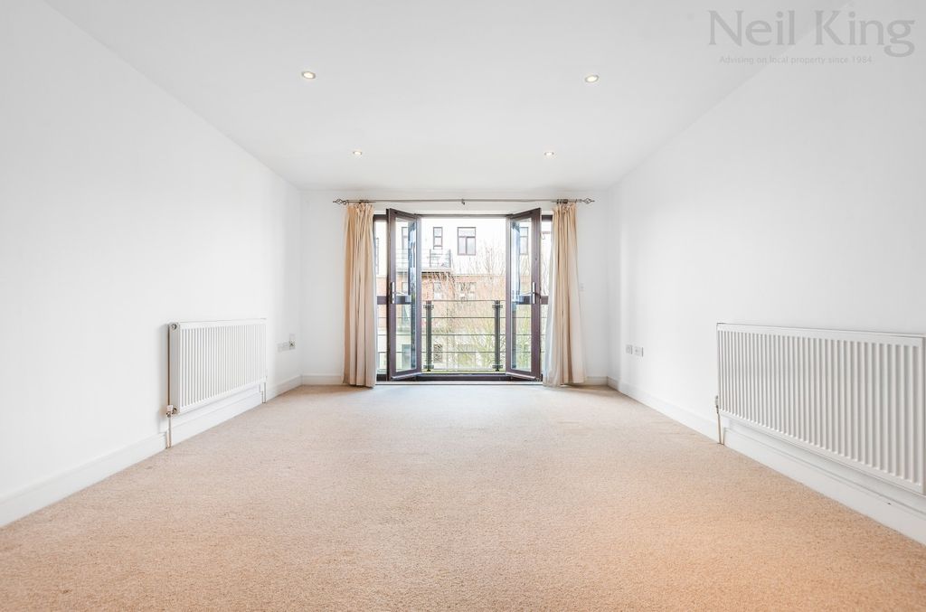 Property photo 3 of 18 4868355