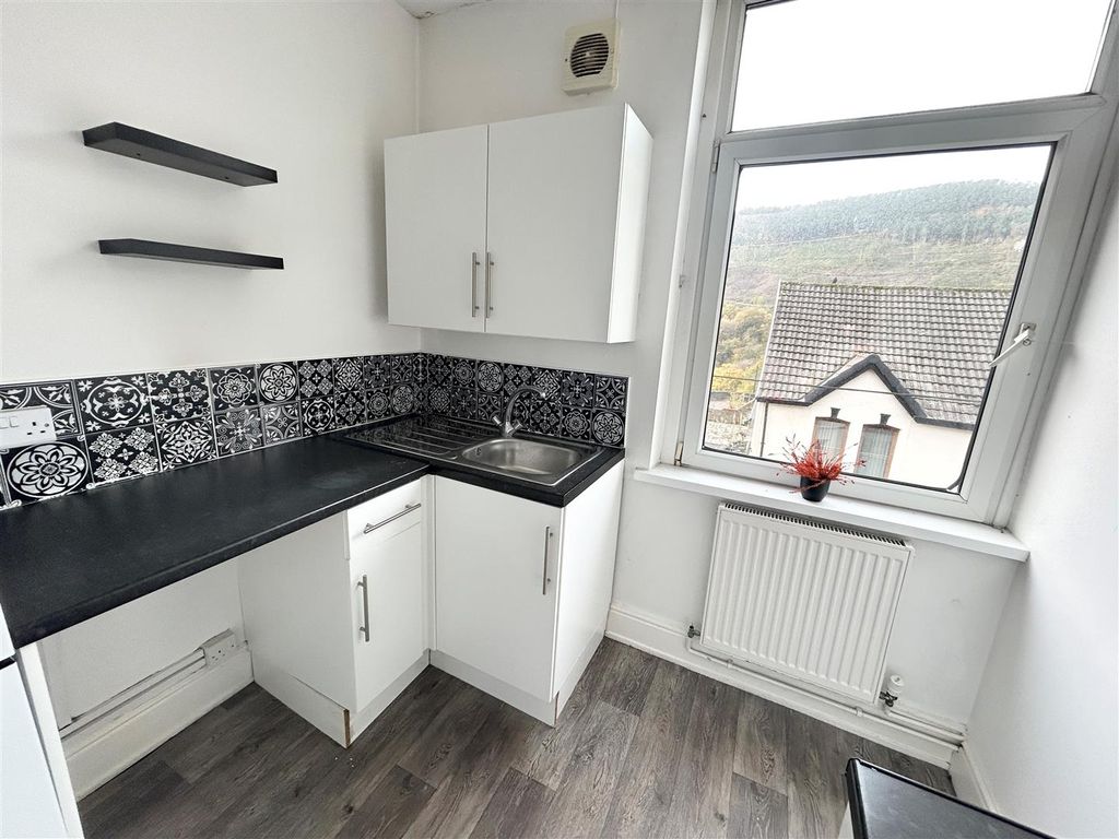 Property photo 2 of 11 7.Jpg