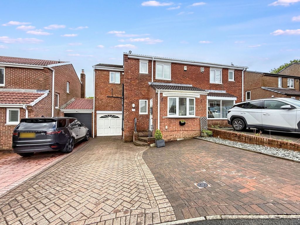 Property photo 1 of 27