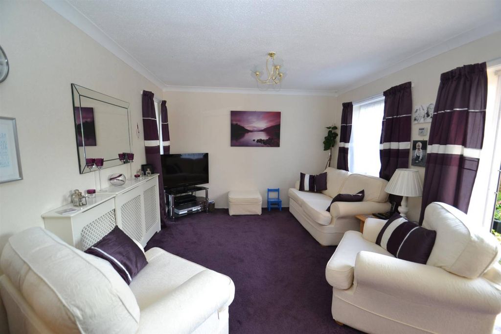 Property photo 2 of 12 Photo