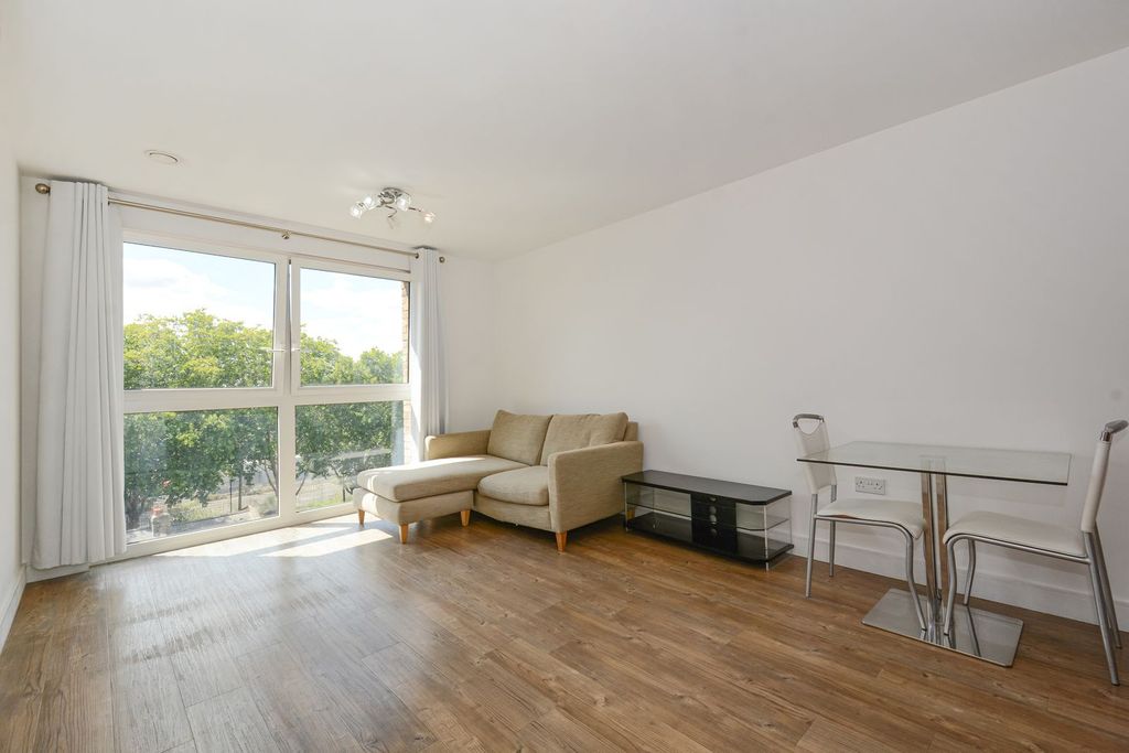 Property photo 3 of 13