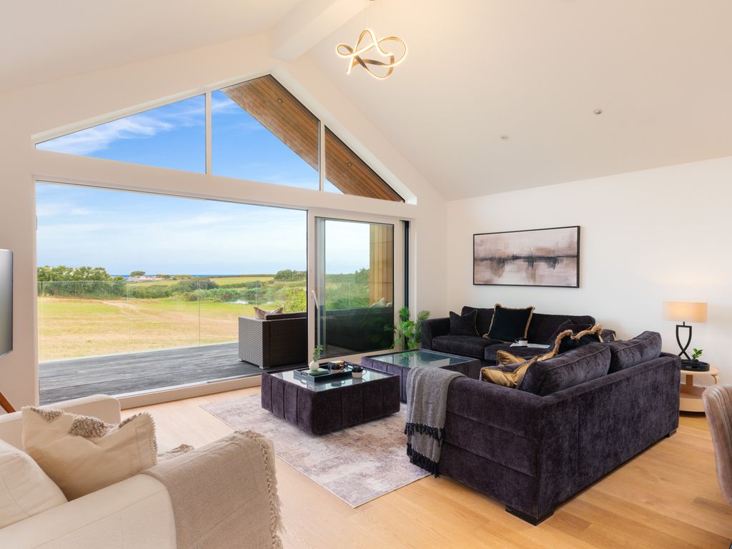 Property photo 1 of 25 Seven Zeath At The Bay