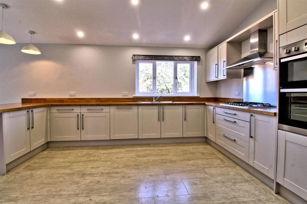 Property photo 2 of 24