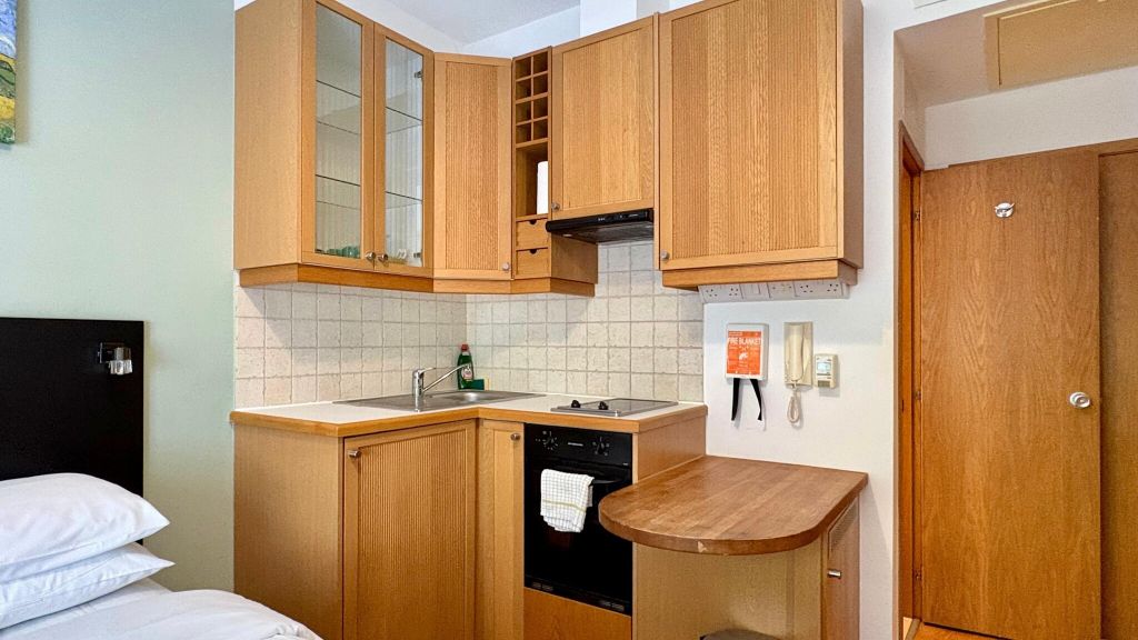Property photo 2 of 9 Kitchen