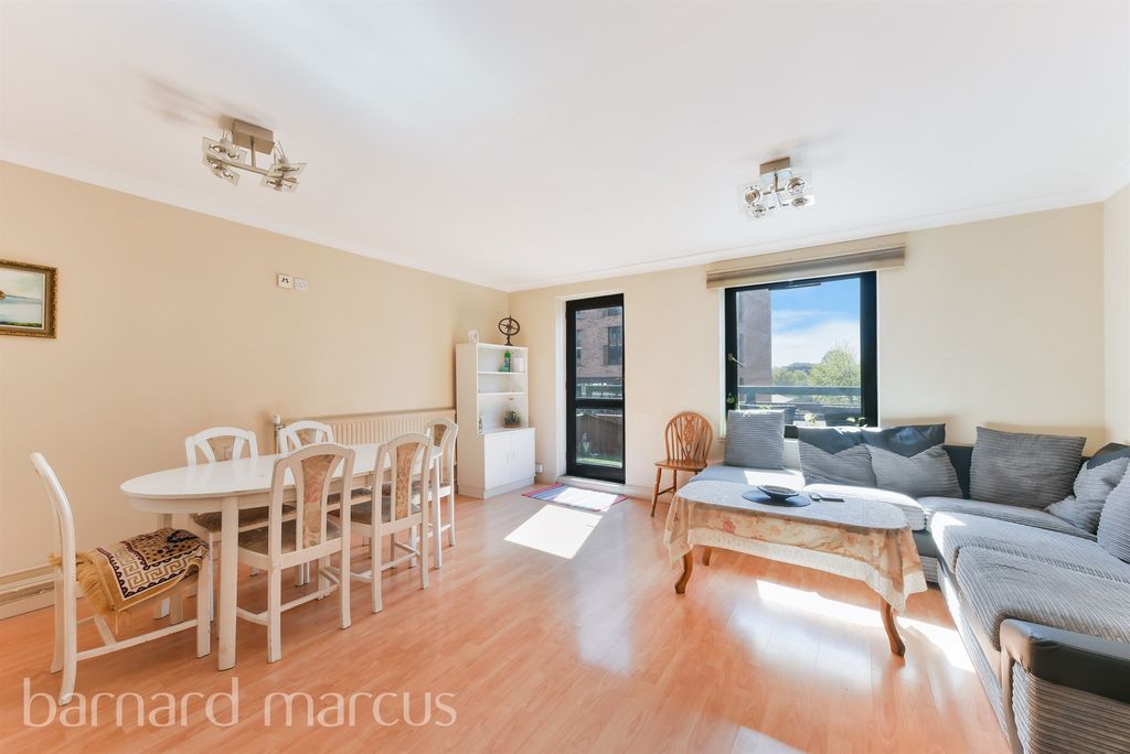 Property photo 2 of 9