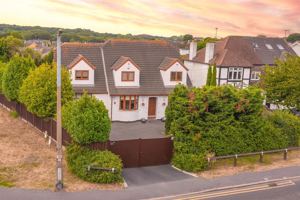 Property photo 2 of 51