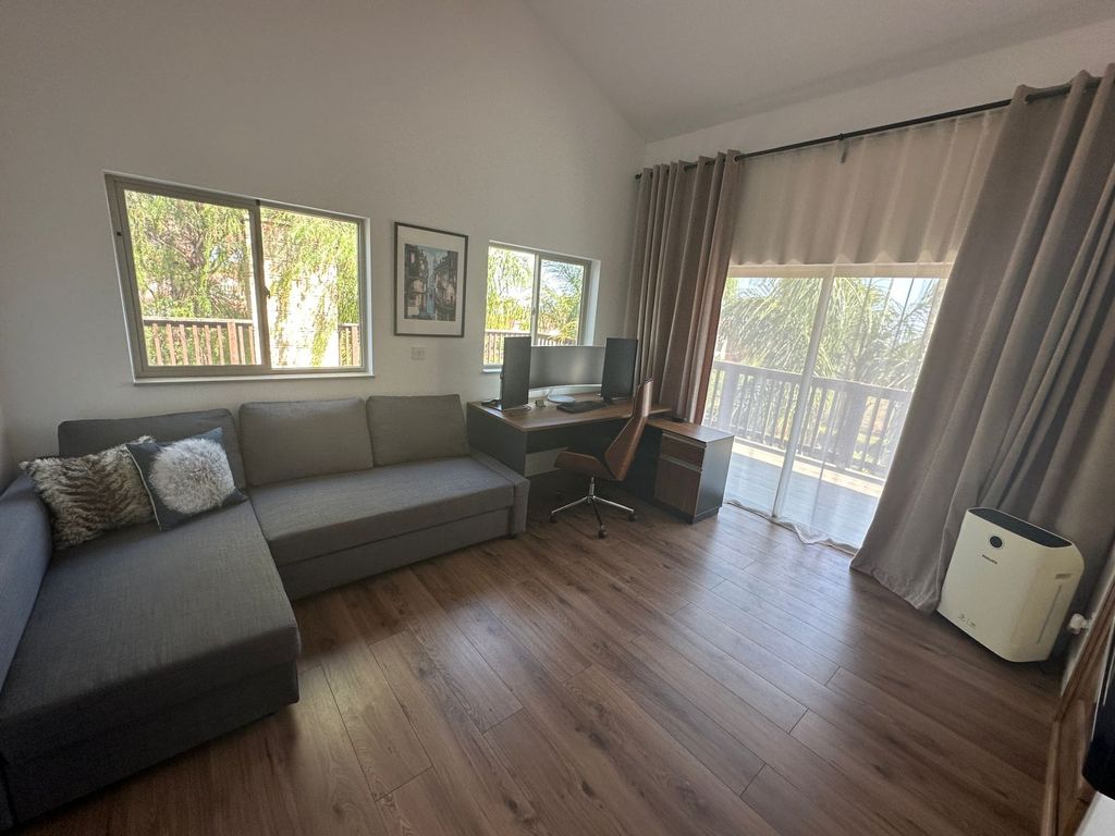 Property photo 3 of 23