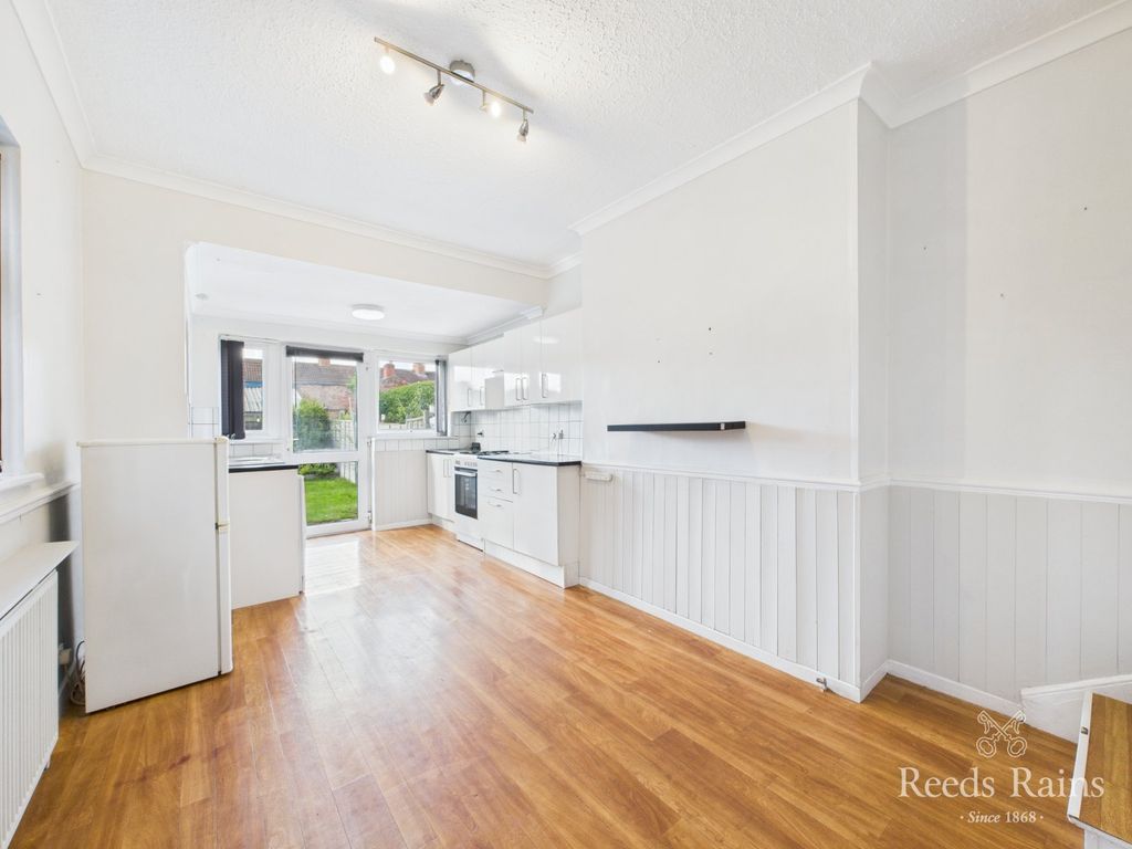 Property photo 3 of 16 Kitchen/Dining Room