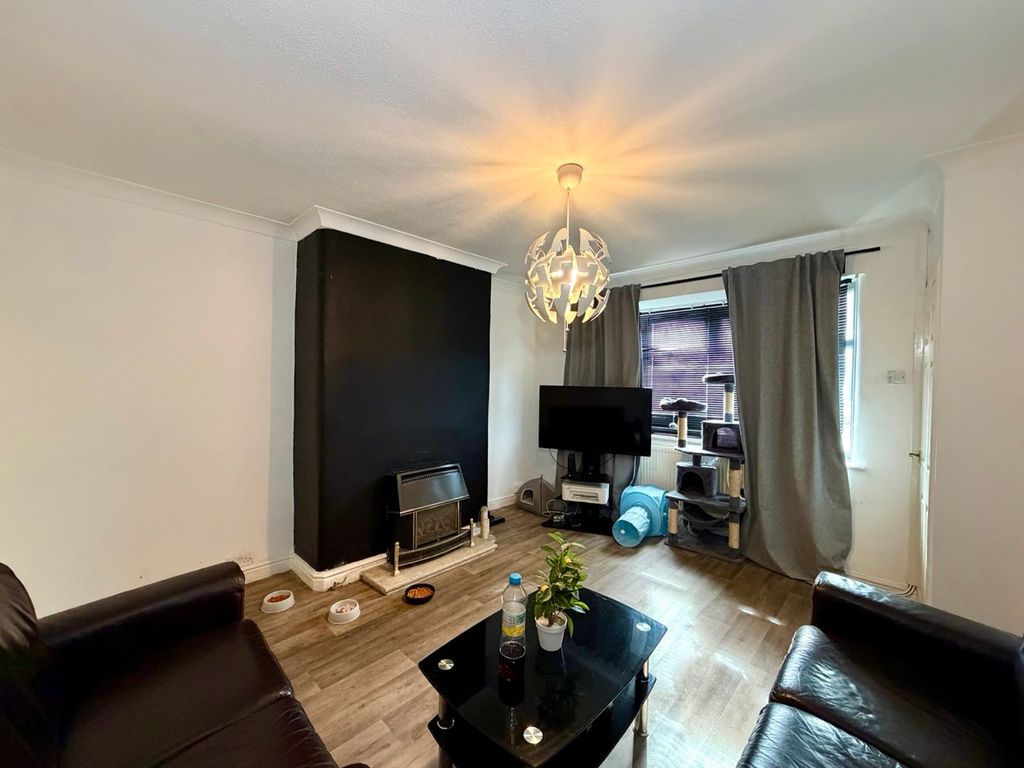 Property photo 3 of 27