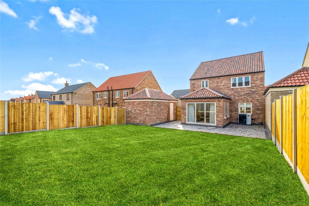 Property photo 2 of 22 Rear View