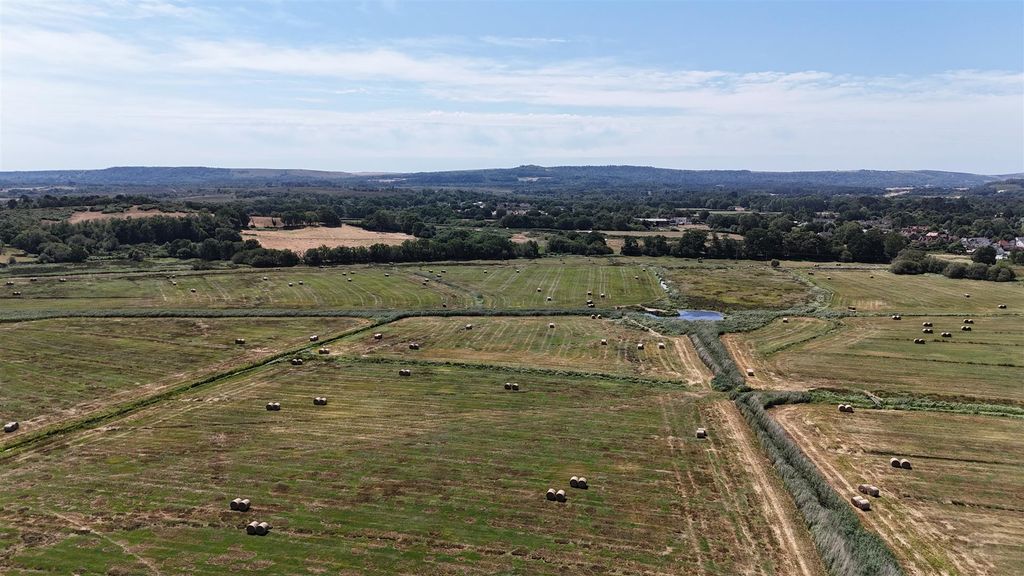 Property photo 2 of 11 Dji_20260713122144_0475_D.Jpg