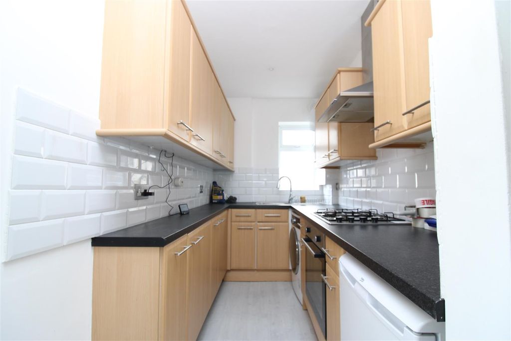 Property photo 1 of 7 Kitchen