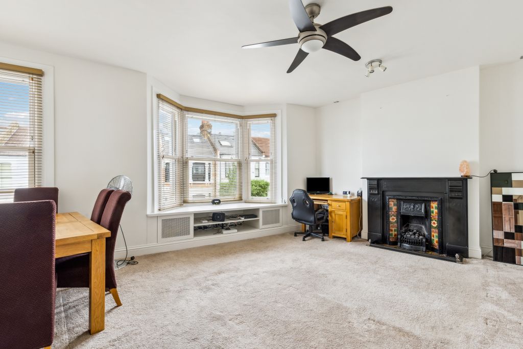 Property photo 3 of 9 1