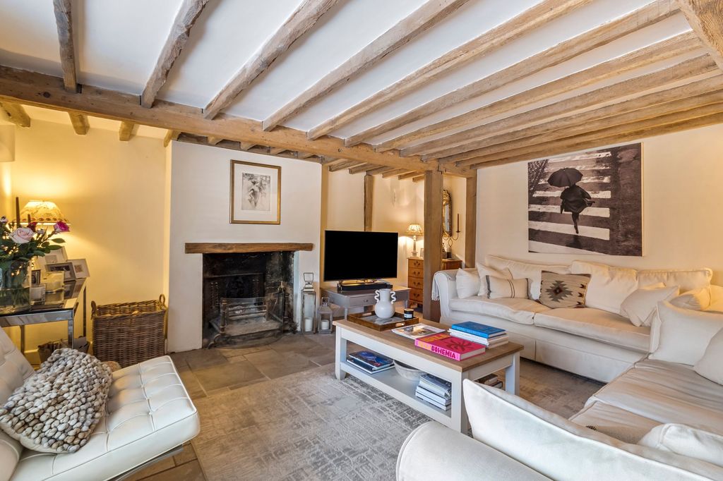 Property photo 3 of 22 Living Room