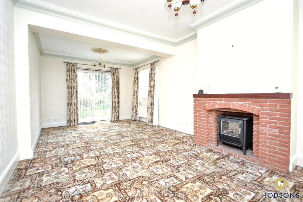 Property photo 3 of 15 Living Room