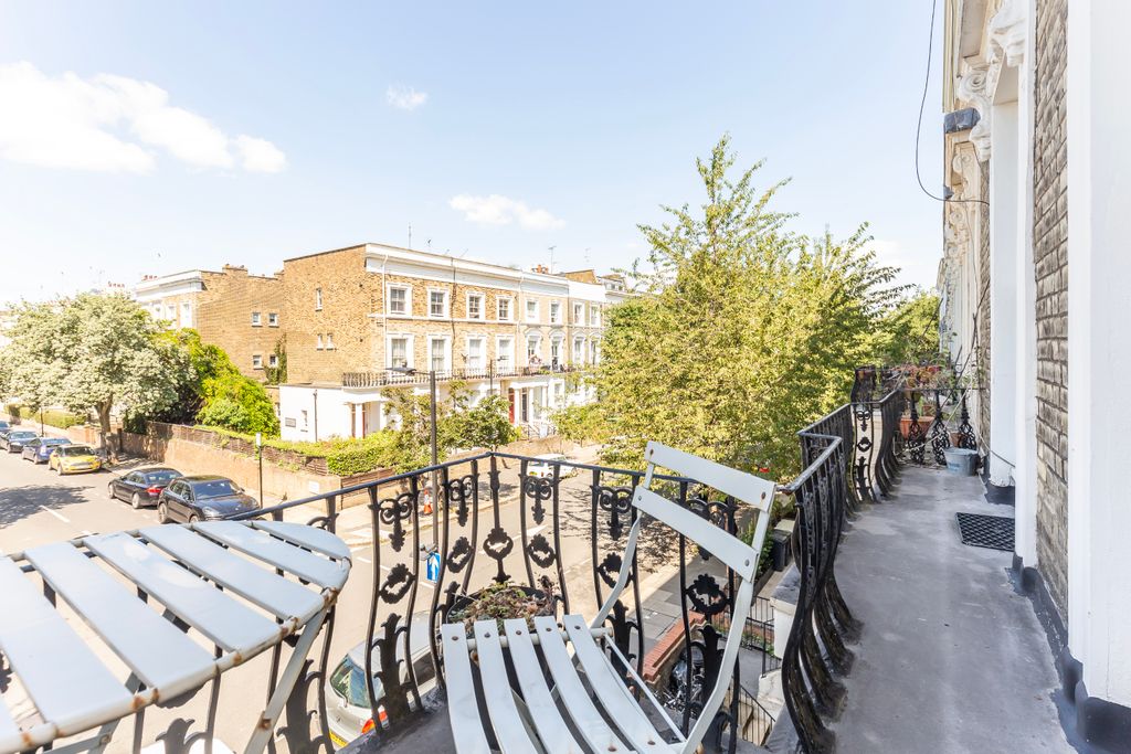 Property photo 2 of 19