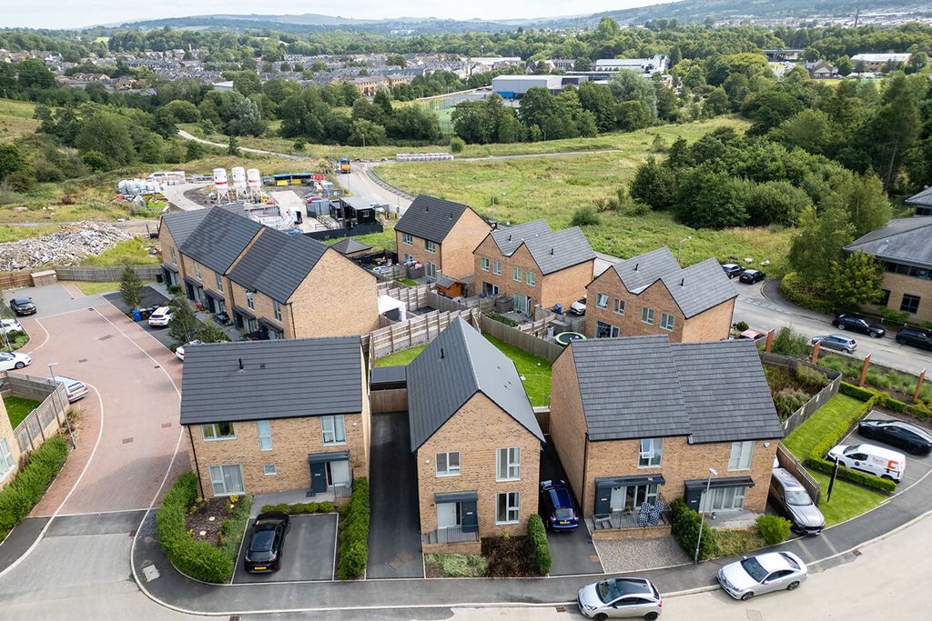 Property photo 1 of 18 3558750