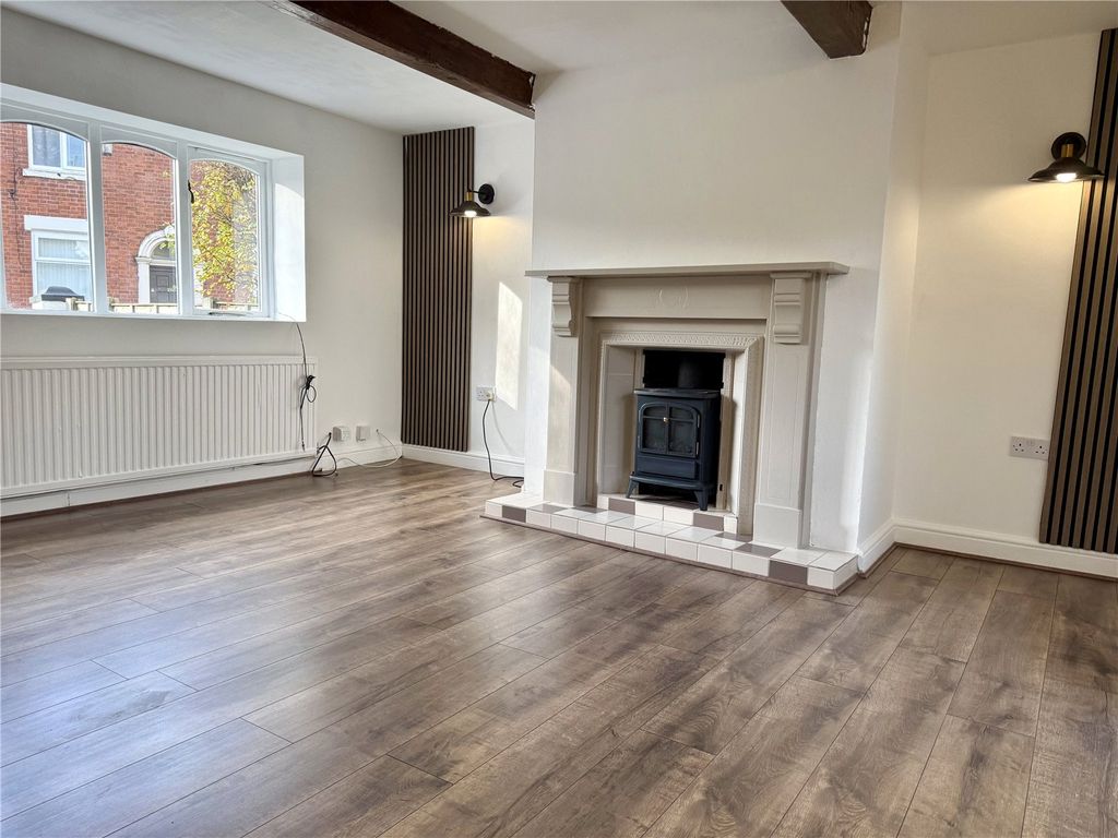 Property photo 3 of 14 Living Room