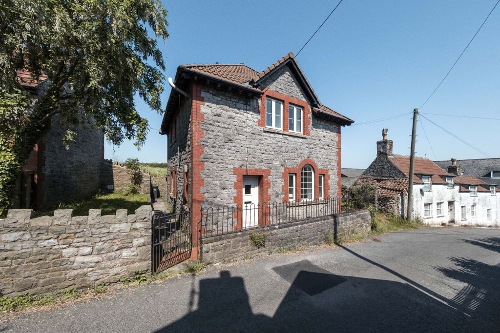 Property photo 1 of 22