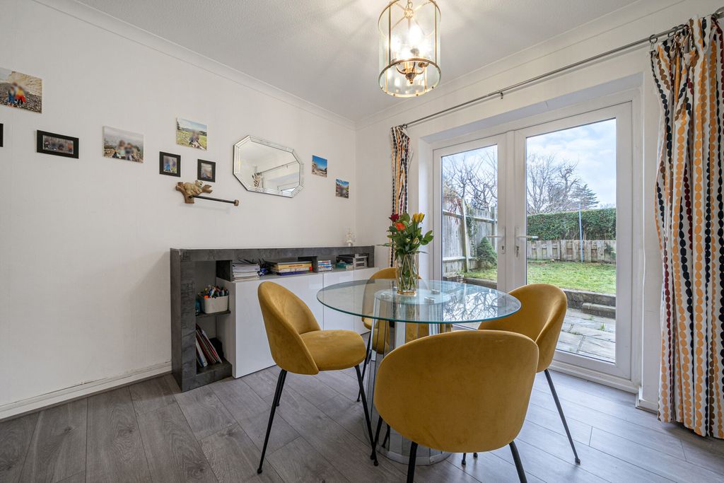 Property photo 3 of 21 Dining Room