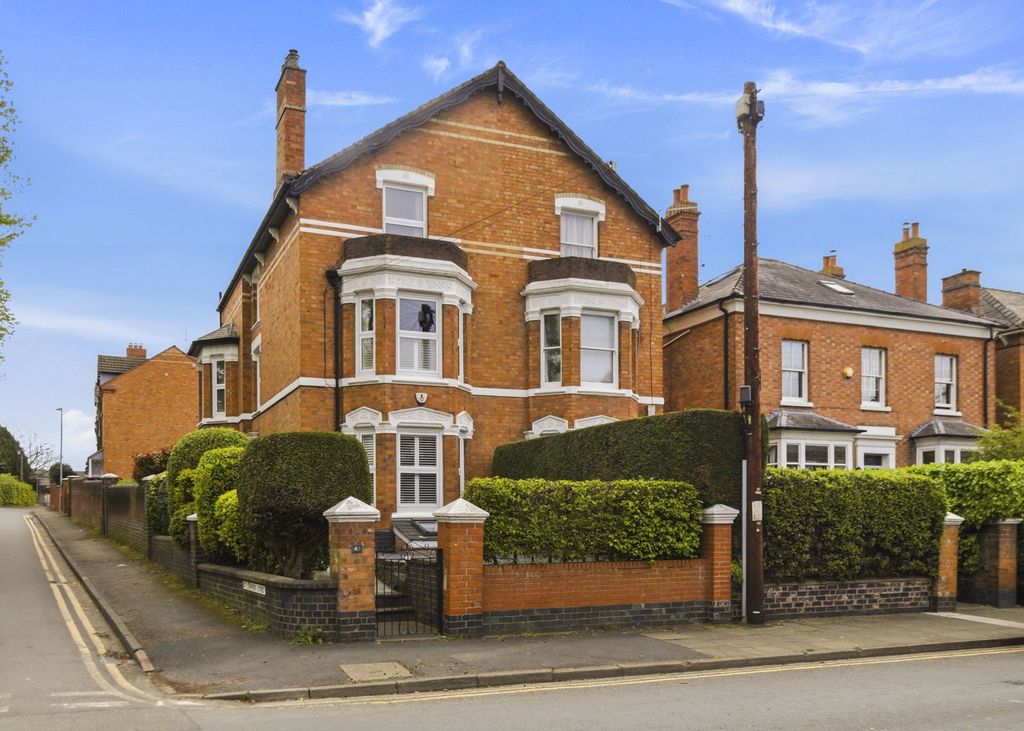 Property photo 1 of 12