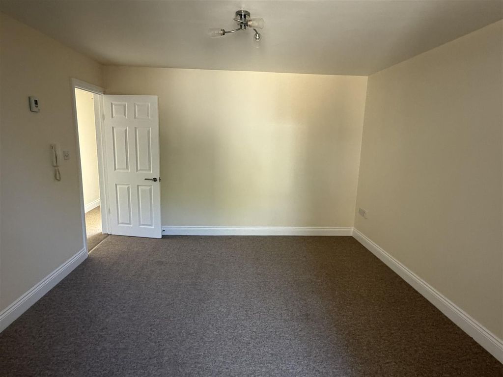 Property photo 3 of 10 Img_8174.Jpg
