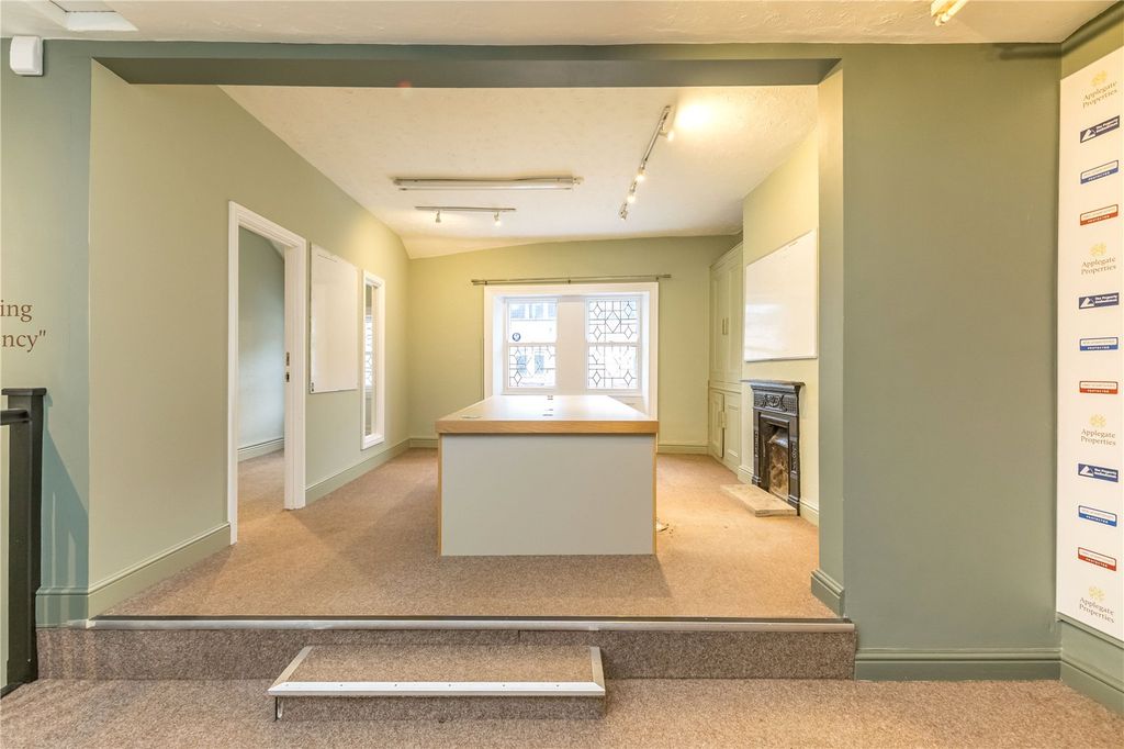 Property photo 3 of 14 Office 2