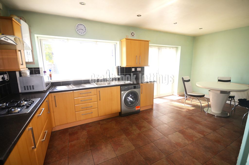 Property photo 3 of 17 Gallery