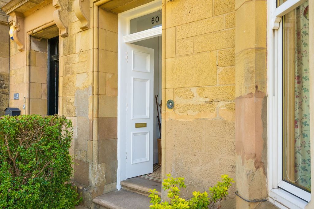 Property photo 2 of 61