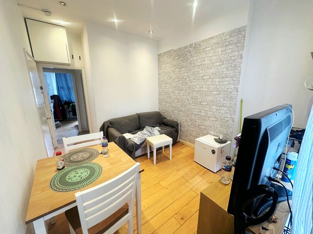 Property photo 3 of 7 Photo 2