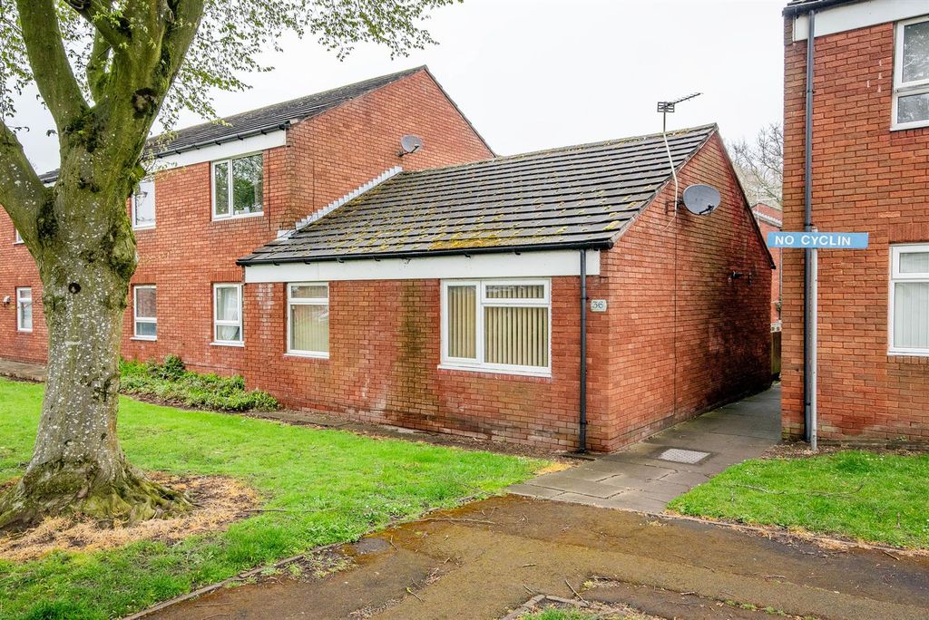 Property photo 2 of 11 Rear External