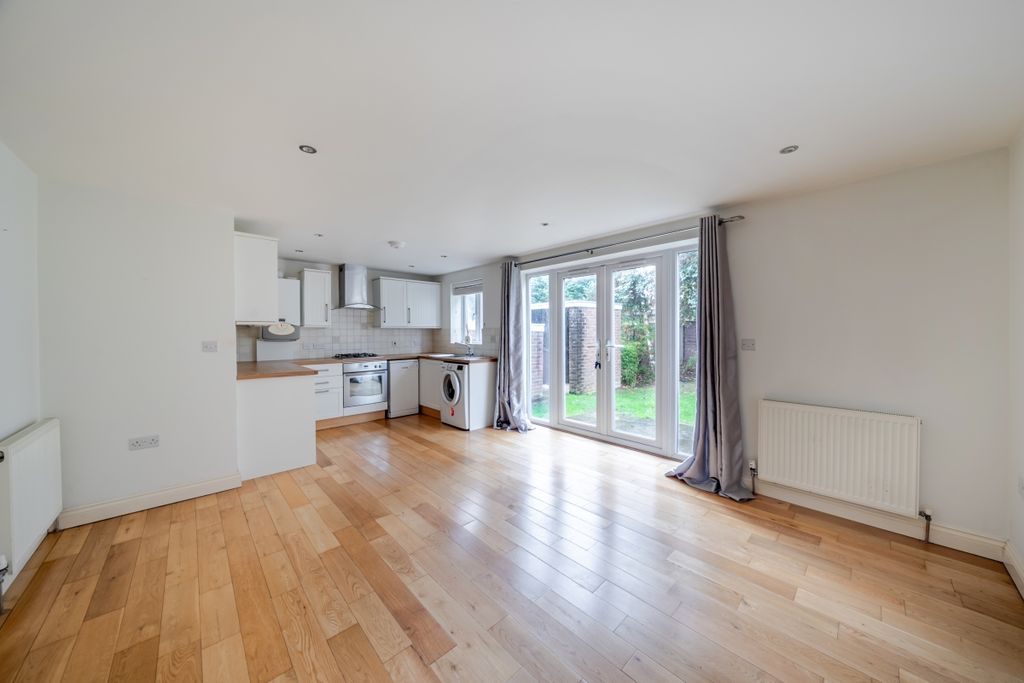 Property photo 2 of 6 1537903-9-6Ad887B...