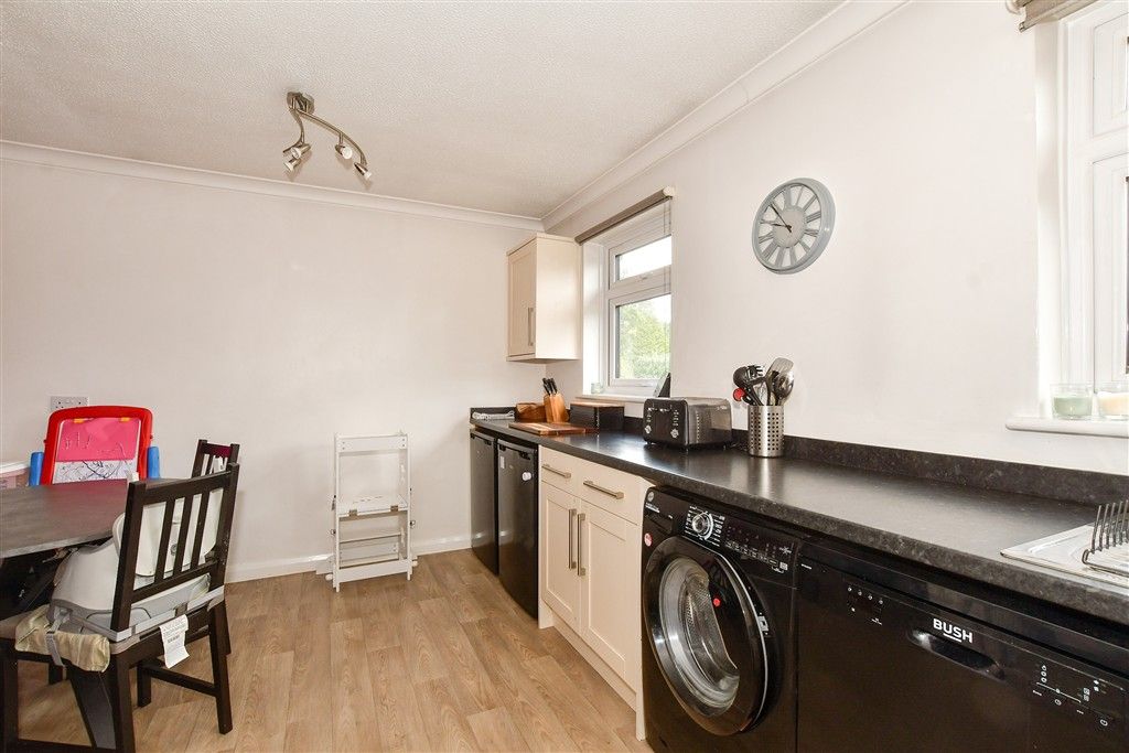 Property photo 3 of 12 Kitchen/ Dining Room