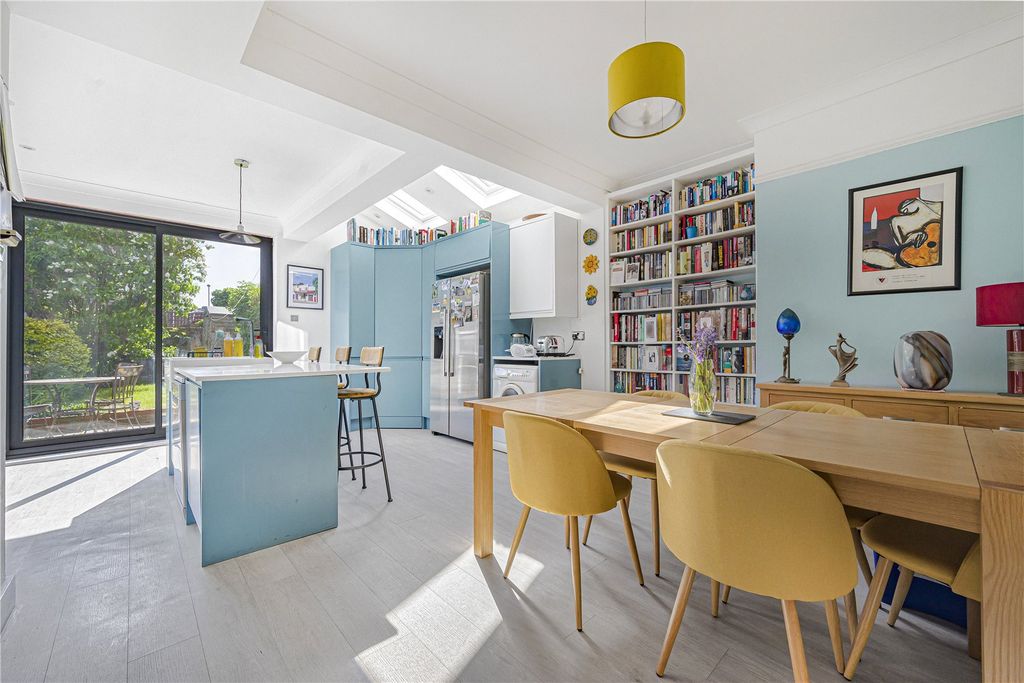 Property photo 2 of 20 Picture No. 14