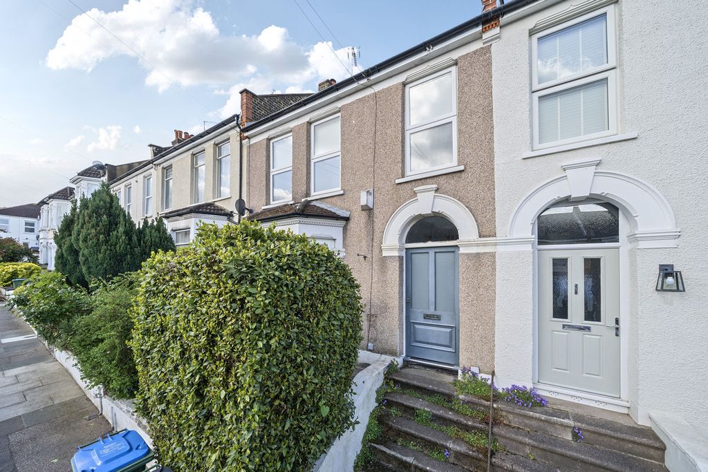 Property photo 1 of 12