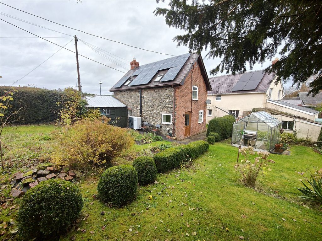 Property photo 2 of 8 Picture No. 11