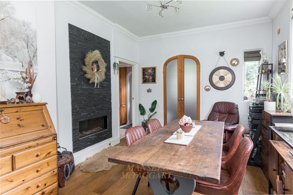 Property photo 3 of 27