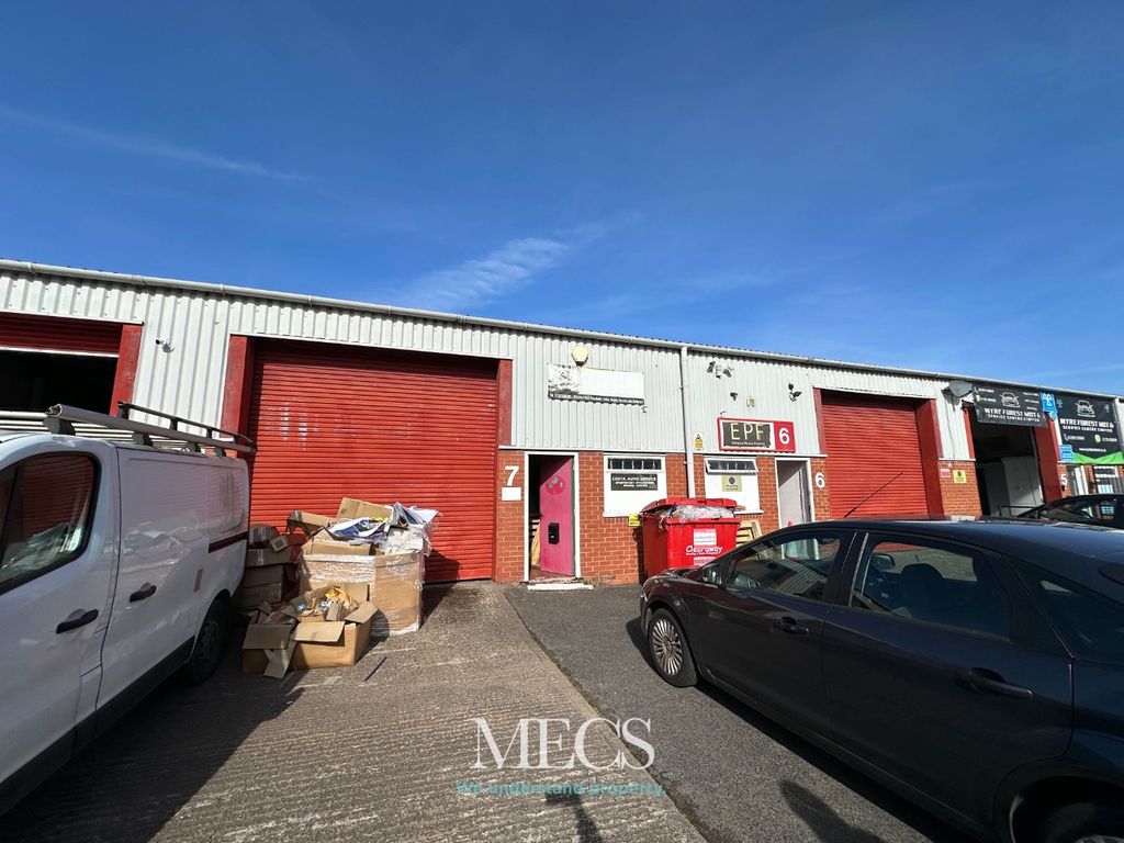 Property photo 3 of 26 5693434