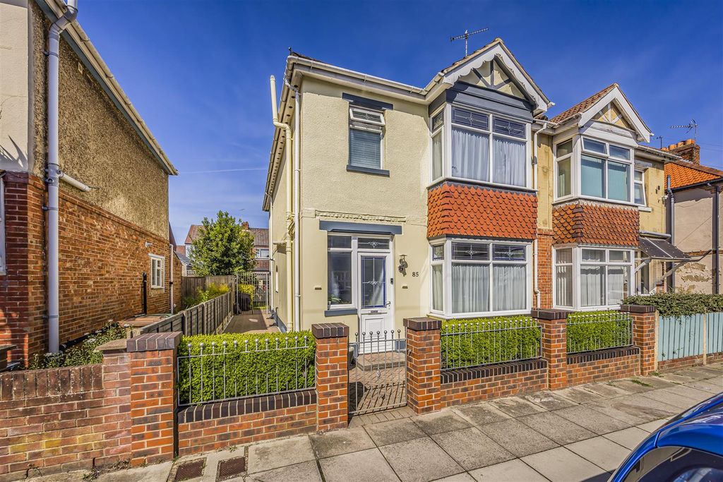 Property photo 1 of 16 85 Vernon Road, Copnor, Portsmouth-Porticomarketin
