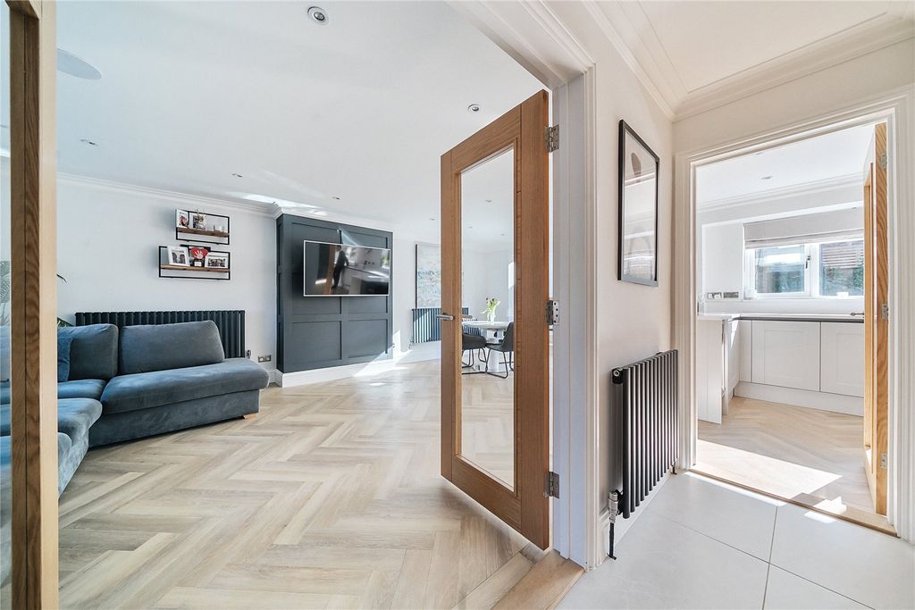 Property photo 3 of 40 Picture No. 06