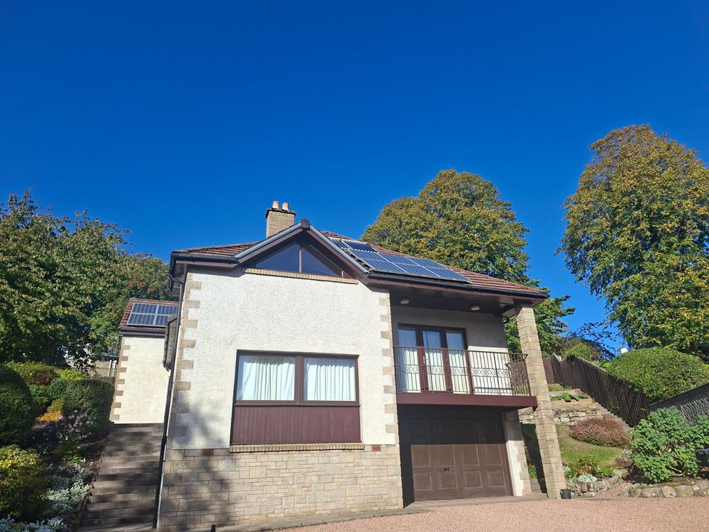 Property photo 2 of 28 Picture No. 24
