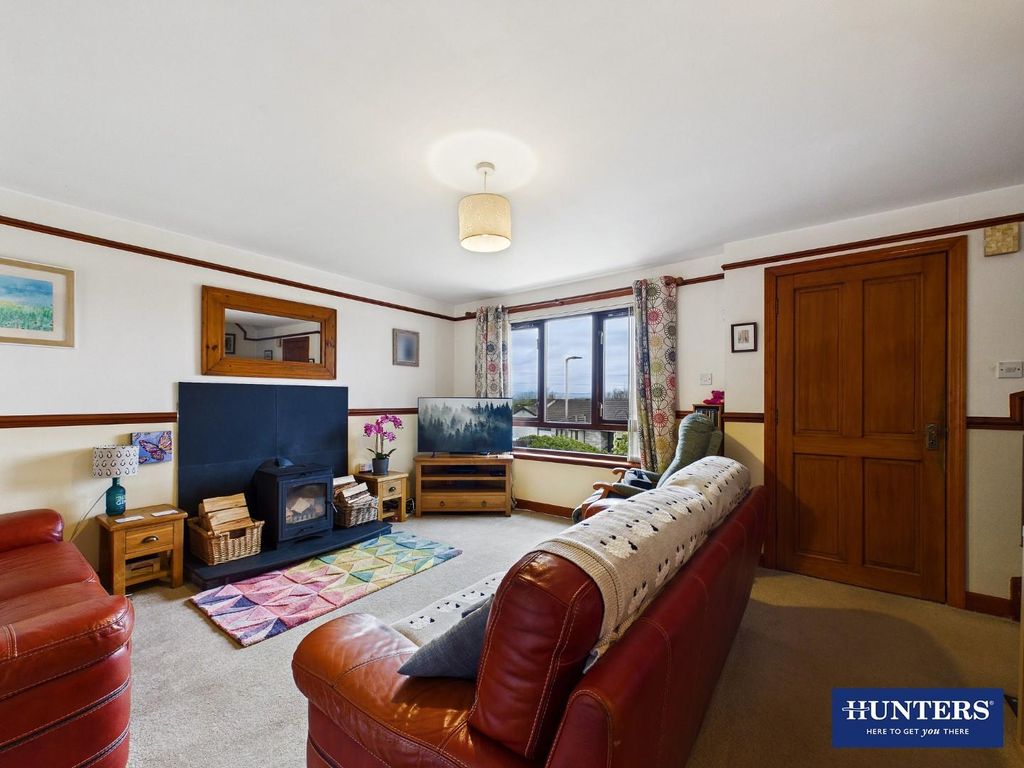 Property photo 2 of 32 Lounge Dining Room