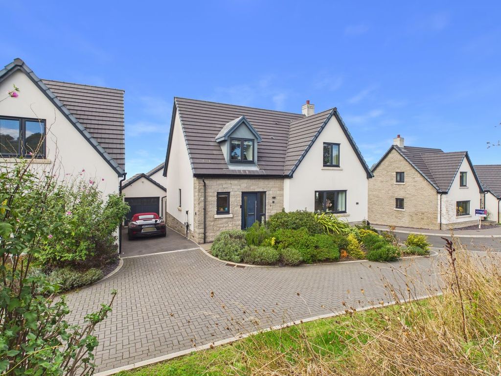 Property photo 1 of 34