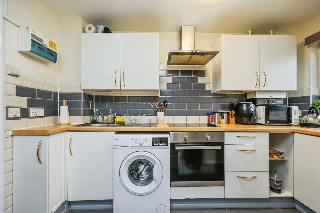 Property photo 3 of 16