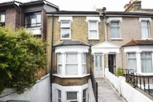 Property photo 1 of 5 046