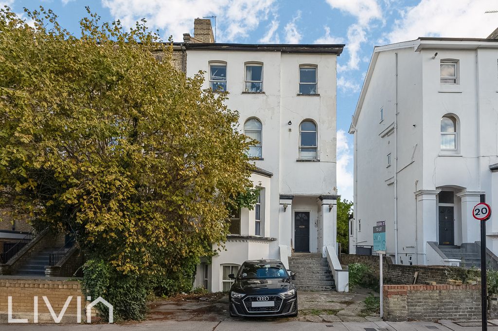 Property photo 1 of 8 1