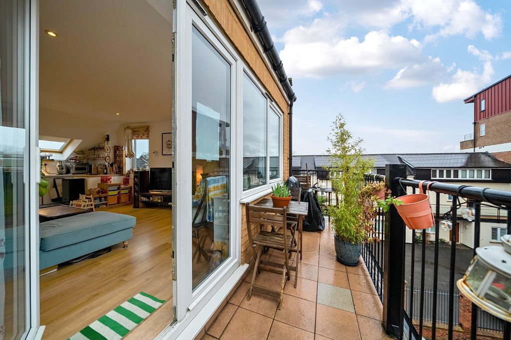 Property photo 2 of 13 Picture No. 08